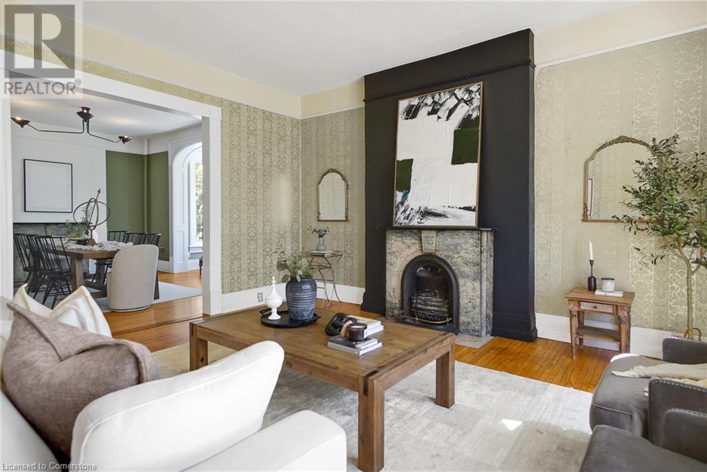 Property at 78 WILLIAM Street W image 5