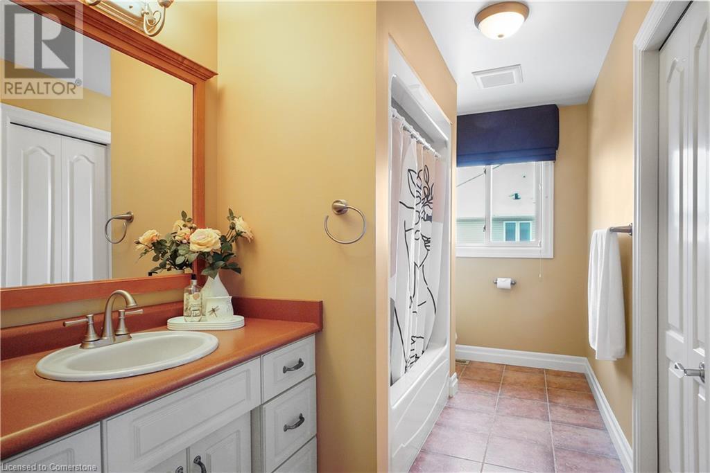 827 Birchmount Drive, Waterloo, Ontario N2V 2R3 - Photo 36 - 40697154