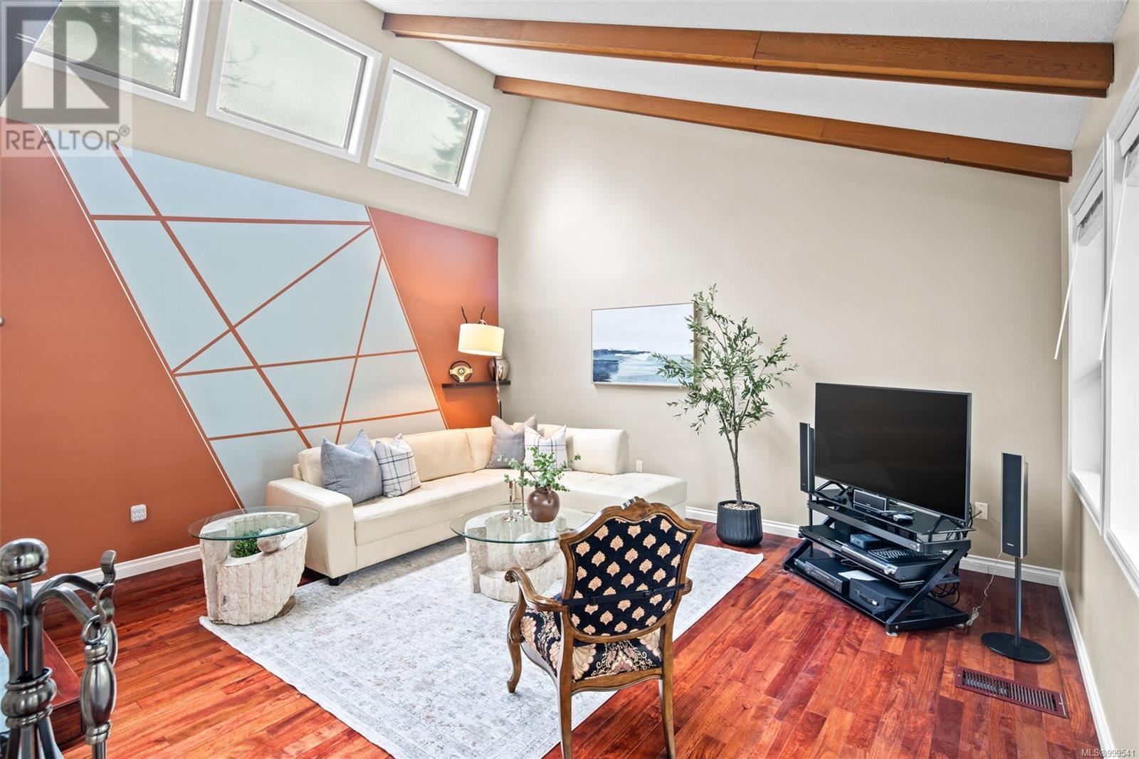 Property at 990 Cottontree Close image 3