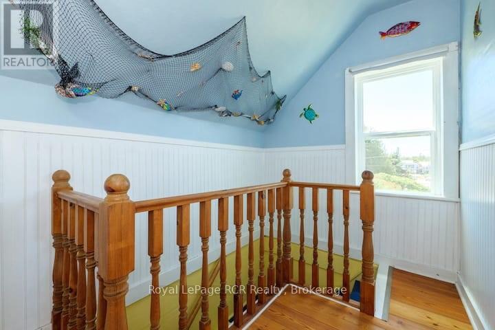 42 Bay Street S, Northern Bruce Peninsula, Ontario  N0H 2R0 - Photo 10 - X12144760