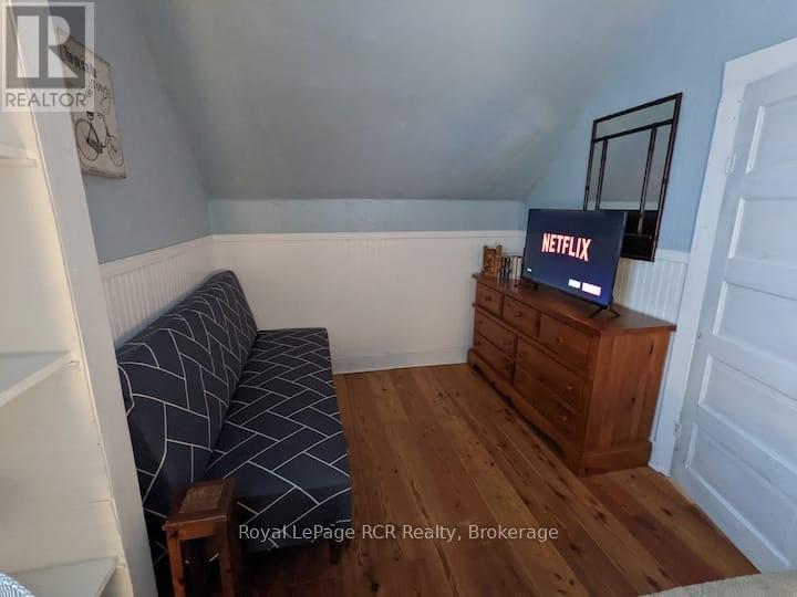 42 Bay Street S, Northern Bruce Peninsula, Ontario  N0H 2R0 - Photo 12 - X12144760