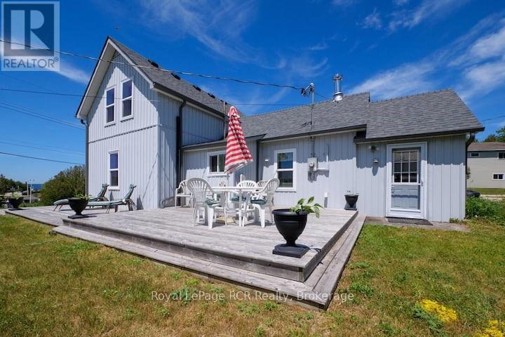 42 Bay Street S, Northern Bruce Peninsula, Ontario  N0H 2R0 - Photo 3 - X12144760