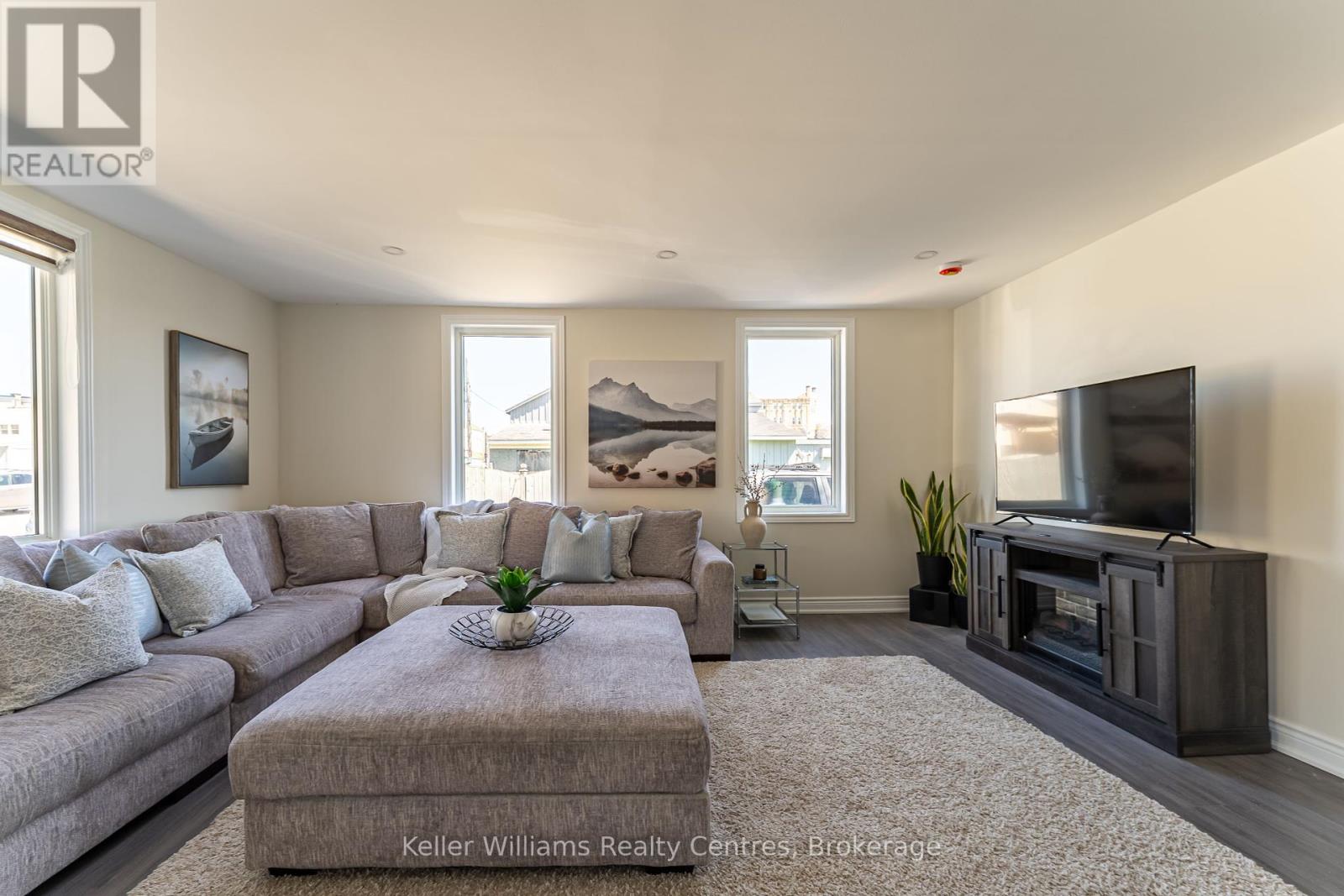 578 Green Street, Saugeen Shores, Ontario  N0H 2C1 - Photo 5 - X12144790