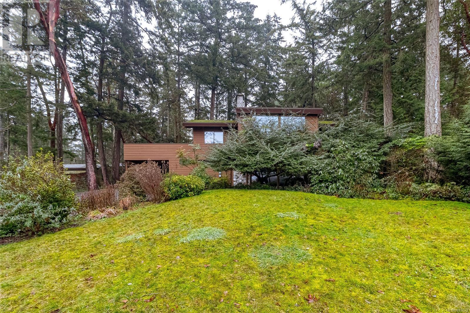 Property at 11125 Trillium Pl image 3