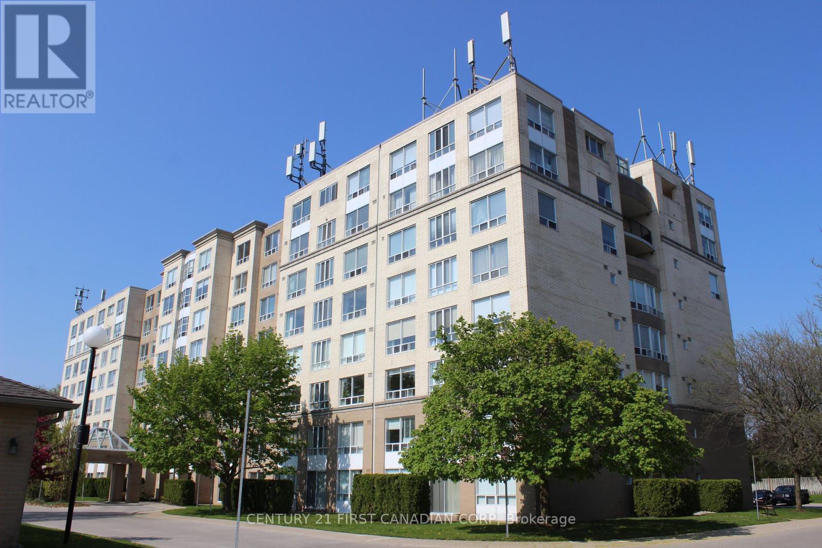 209 - 1510 Richmond Street, London North, Ontario  N6G 4V2 - Photo 1 - X12144713