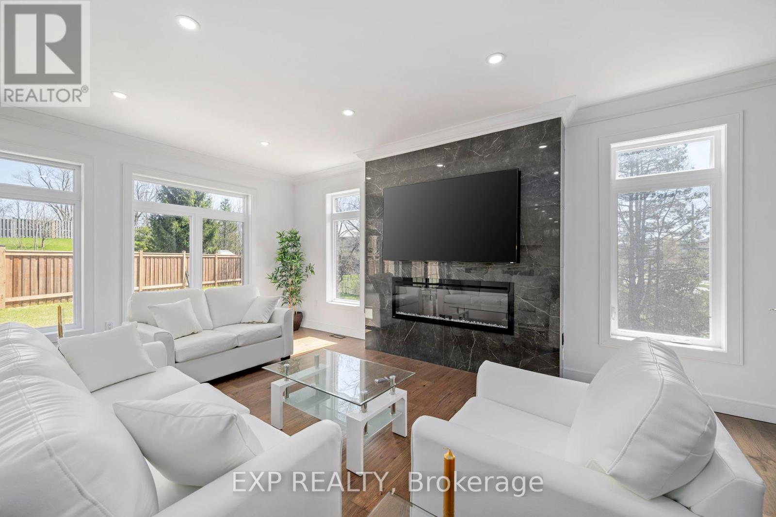 191 Queen Street, Middlesex Centre, Ontario  N0L 1R0 - Photo 7 - X12144806