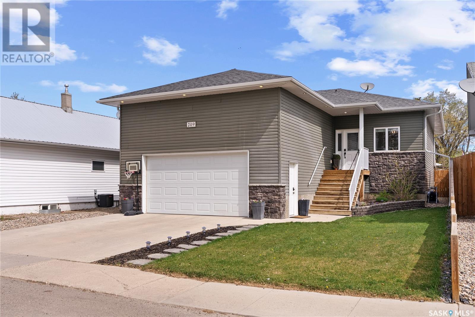209 5th AVENUE E, biggar, Saskatchewan