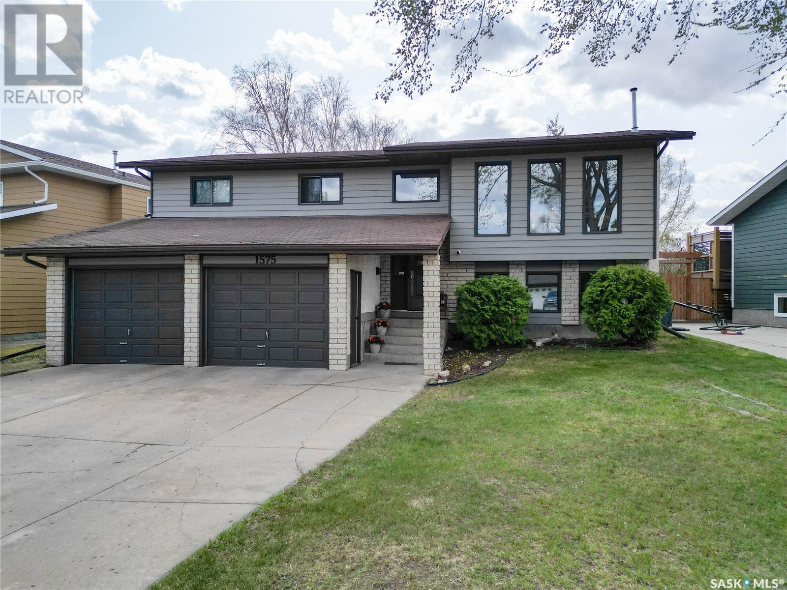 Property at 1575 Bliss CRESCENT image 1