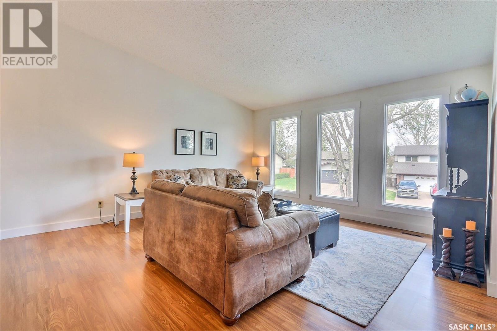 Property at 1575 Bliss CRESCENT image 4
