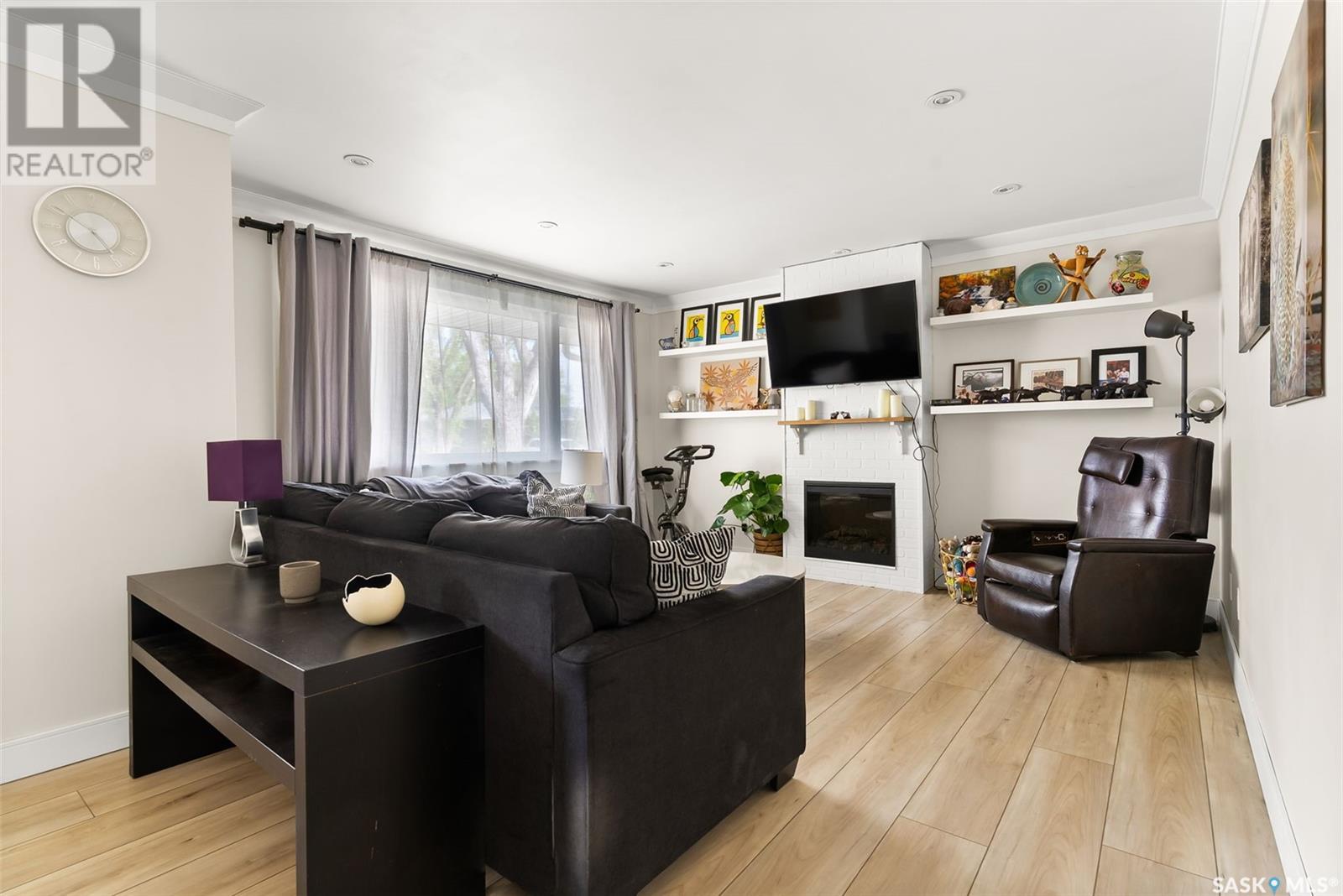 Property at 83 Norwood CRESCENT image 4