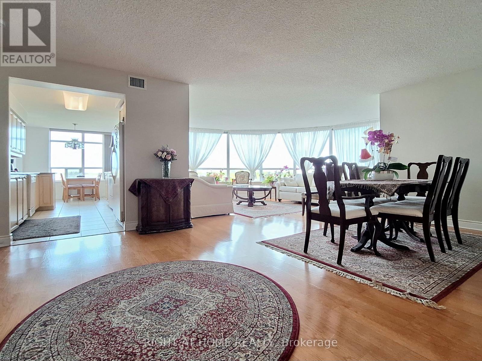 606 - 880 Grandview Way, Toronto, Ontario  M2N 7B2 - Photo 4 - C12144460