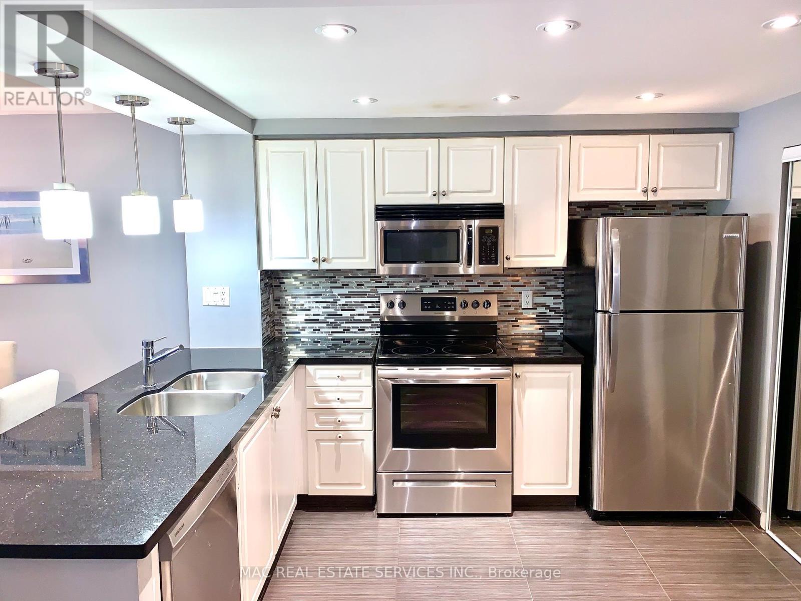 1510 - 28 Hollywood Avenue, Toronto, Ontario  M2N 6S4 - Photo 1 - C12144461