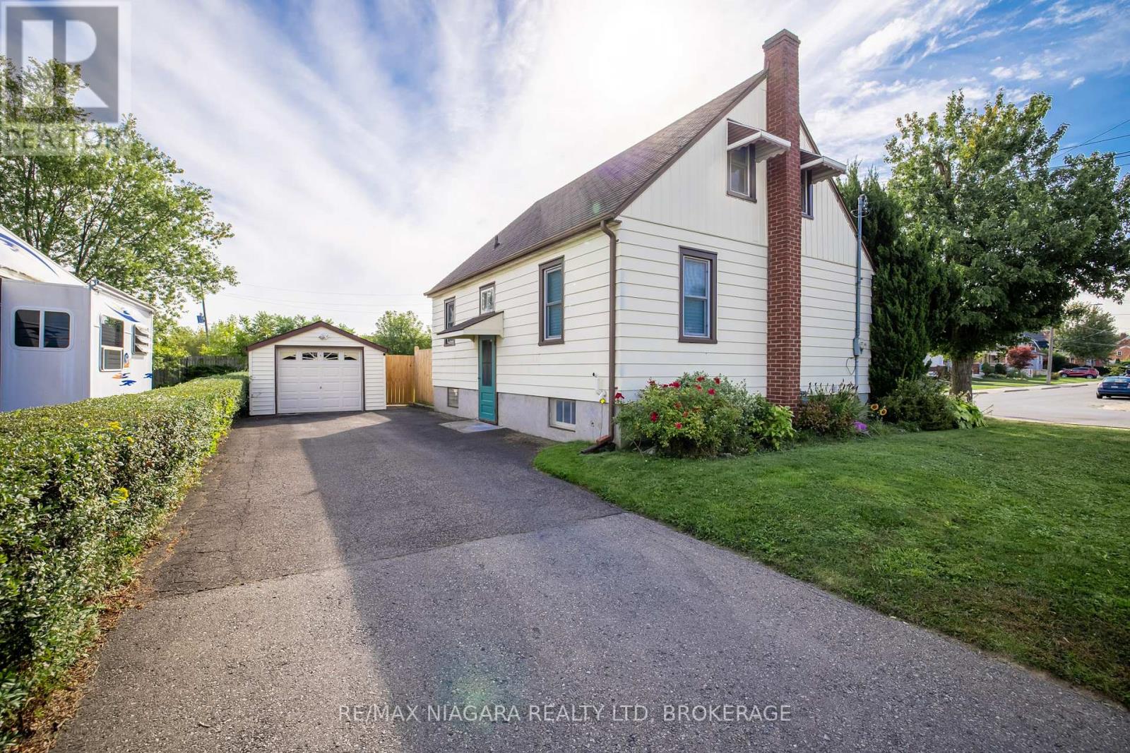 Property at 4939 HAMILTON STREET image 3