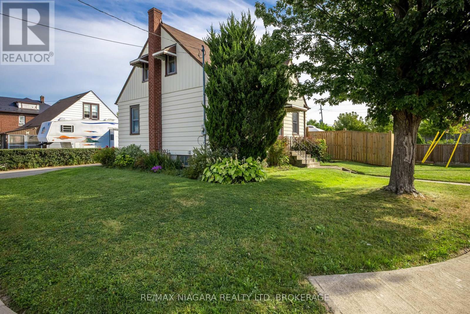 4939 Hamilton Street, Niagara Falls, Ontario  L2E 2V9 - Photo 3 - X12144698
