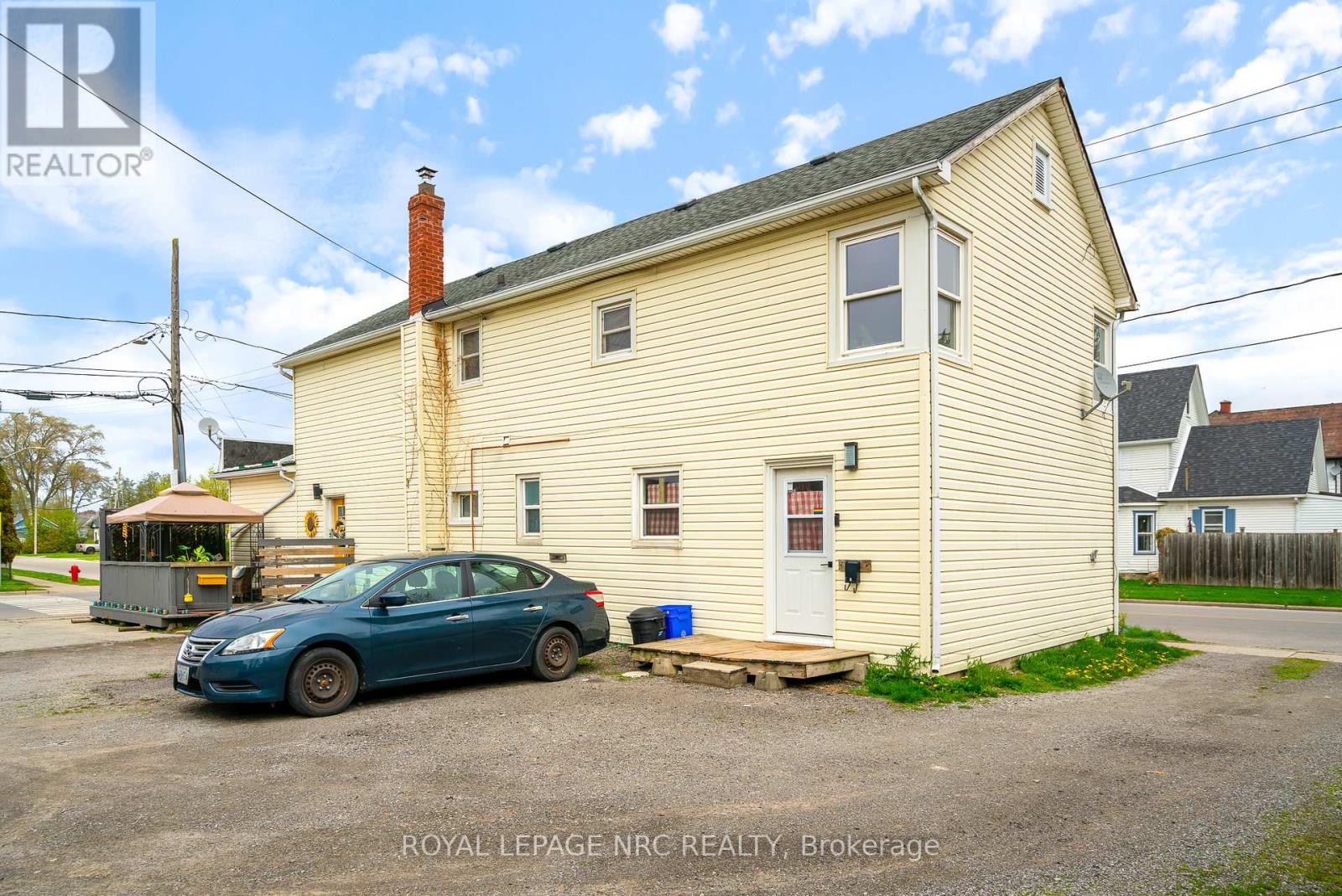 Property at 396 MAIN STREET W image 2