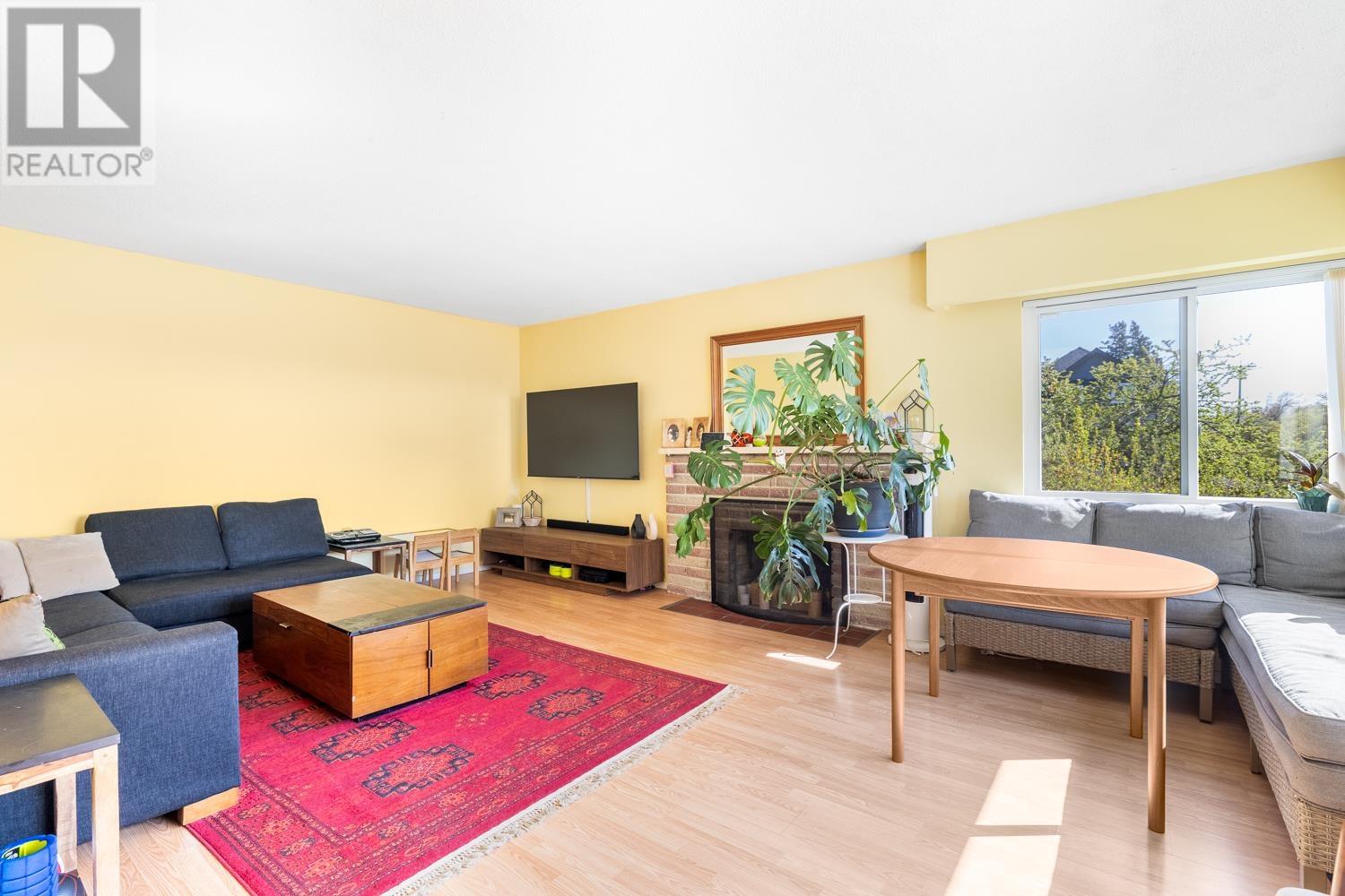 Property at 3605 OXFORD STREET image 5