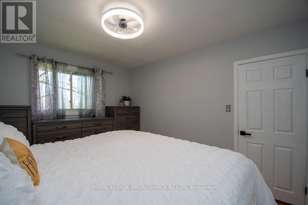 1060 Glendale Drive, Peterborough North, Ontario  K9H 6M4 - Photo 13 - X12144894