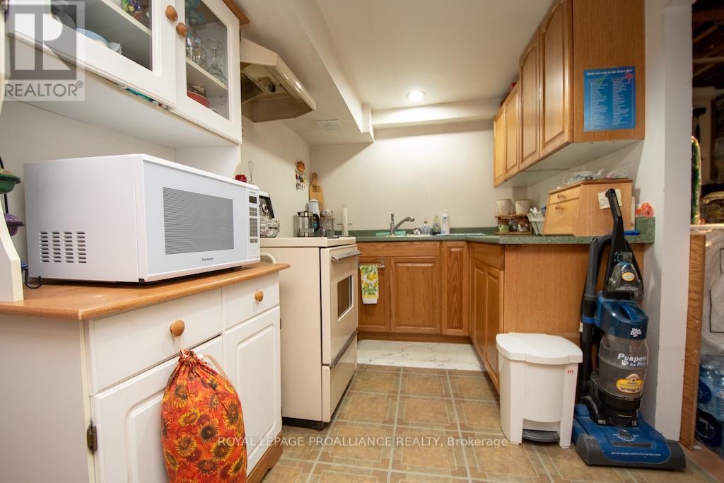1060 Glendale Drive, Peterborough North, Ontario  K9H 6M4 - Photo 22 - X12144894