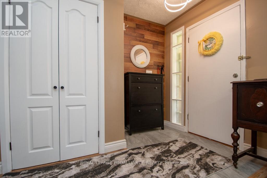1060 Glendale Drive, Peterborough North, Ontario  K9H 6M4 - Photo 3 - X12144894