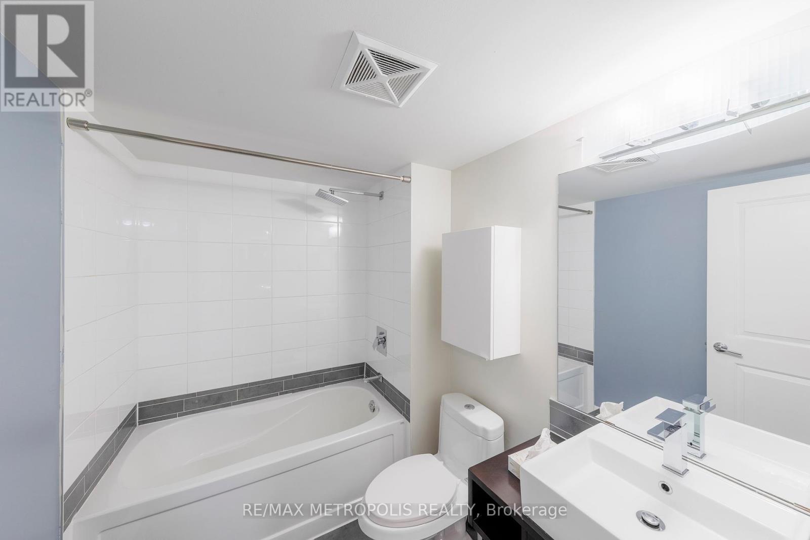 611 - 190 Borough Drive, Toronto (Bendale), Ontario  M1P 0B6 - Photo 3 - E12144640