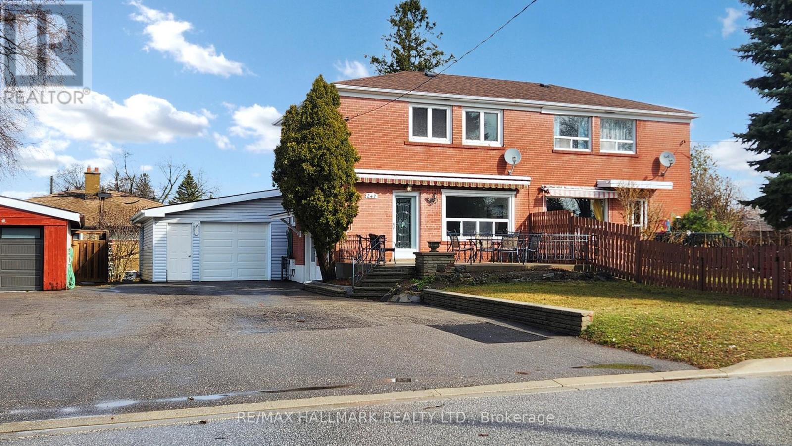 Property at 247 DEMAINE CRESCENT image 2