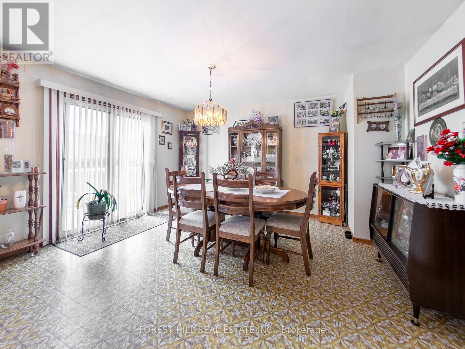 221 Elgin Mills Road W, Richmond Hill, Ontario  L4C 4M1 - Photo 5 - N12144606