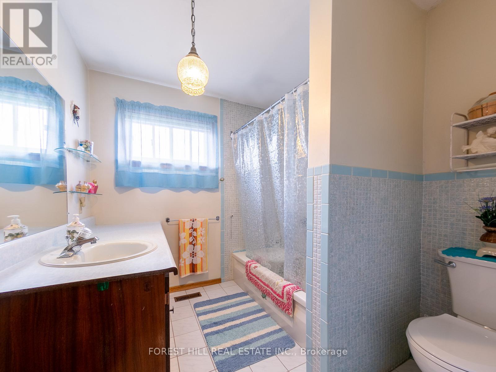 221 Elgin Mills Road W, Richmond Hill, Ontario  L4C 4M1 - Photo 9 - N12144606
