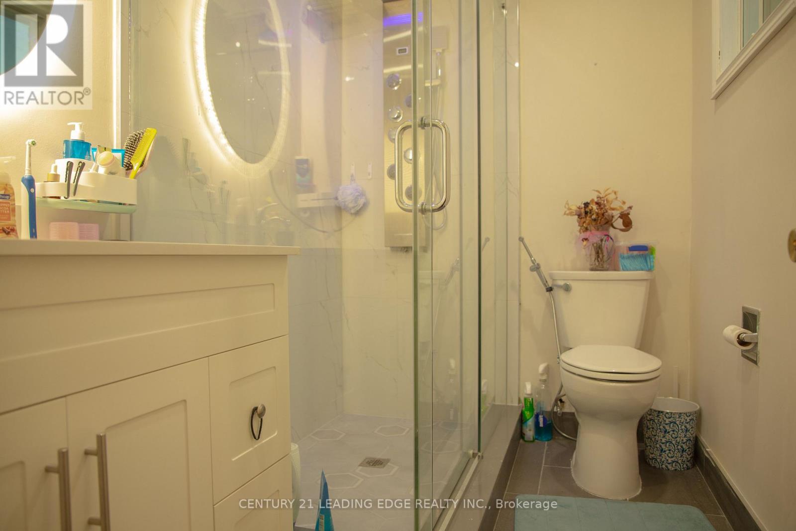 165 Stephenson Crescent, Richmond Hill (Crosby), Ontario  L4C 5T3 - Photo 19 - N12144621