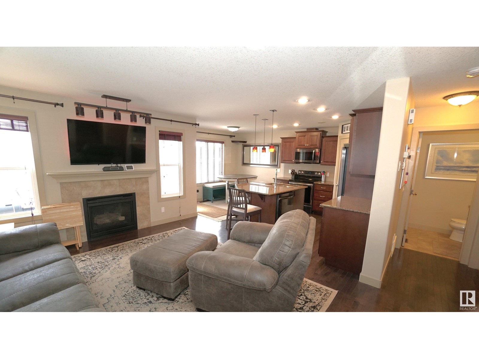 Property at 3863 Gallinger LO NW image 4
