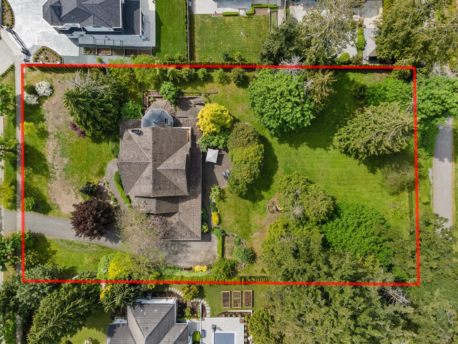 Property at 16211 29 AVENUE image 2