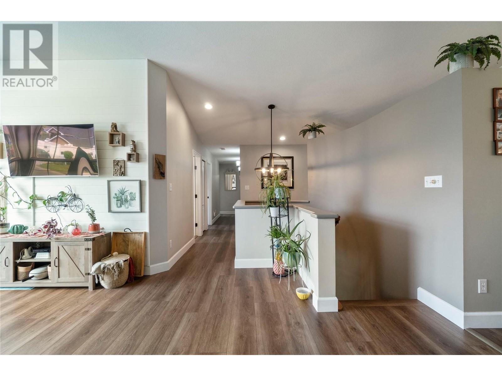 2648 4b Avenue Se, Salmon Arm, British Columbia  V1E 1K8 - Photo 16 - 10347373