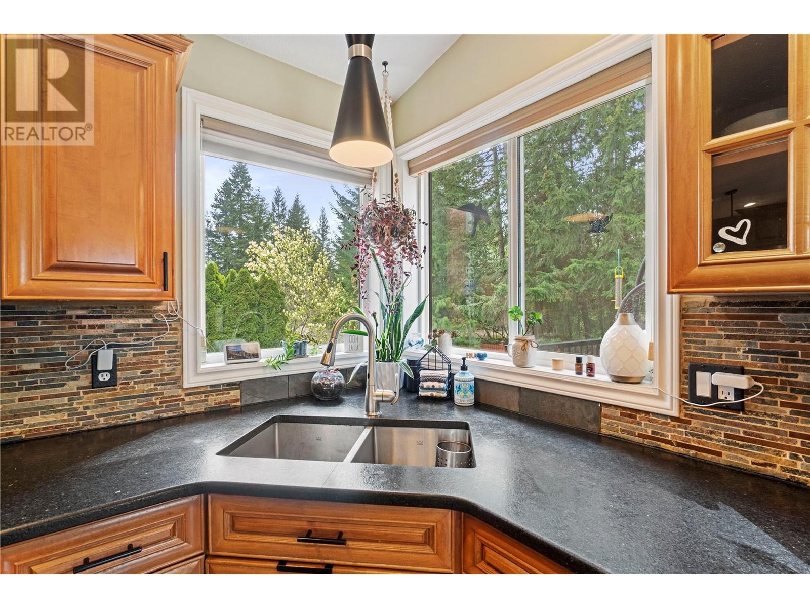 2648 4b Avenue Se, Salmon Arm, British Columbia  V1E 1K8 - Photo 24 - 10347373