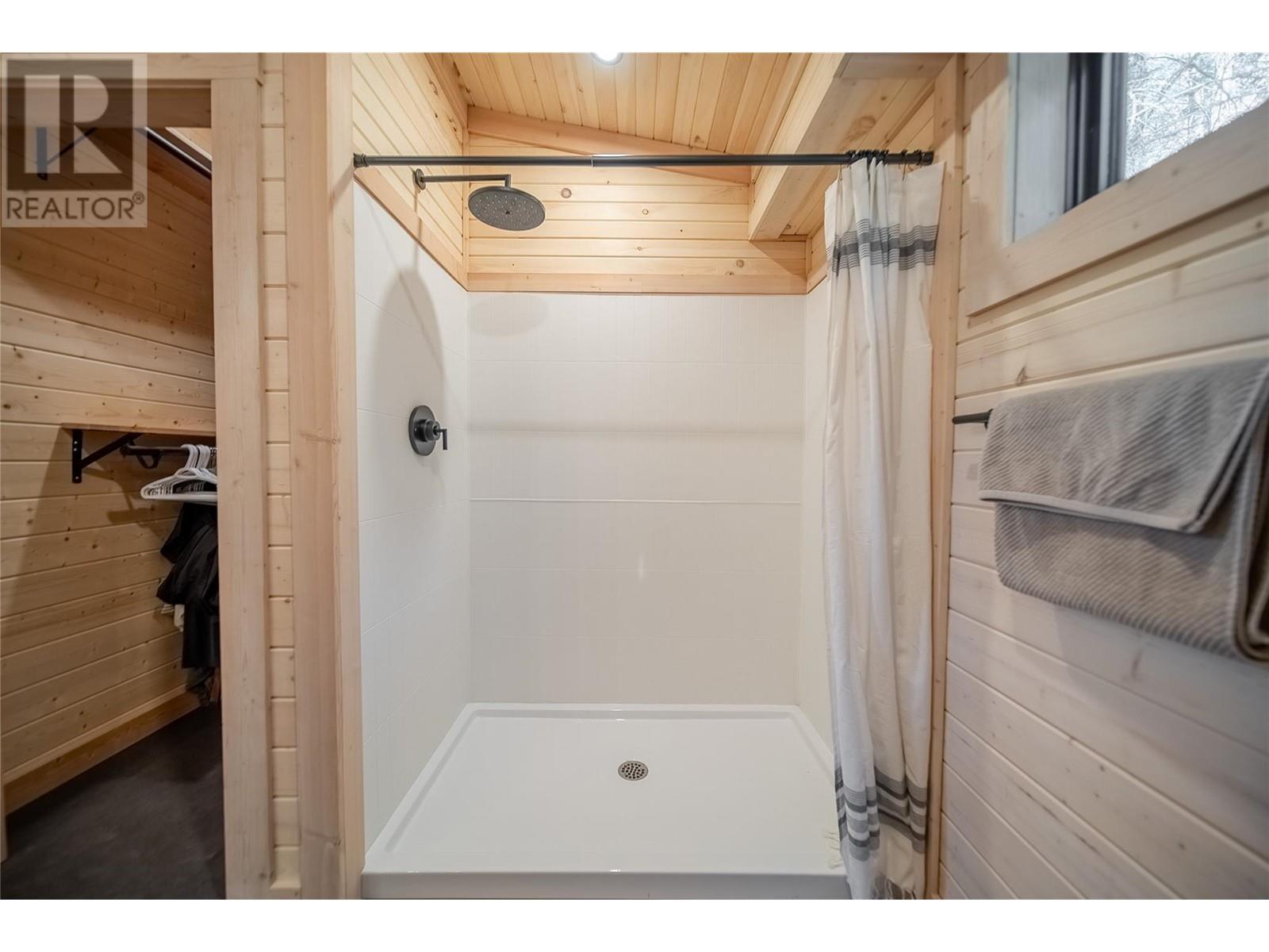 8796 North Hirtz Street, Elko, British Columbia  V0B 1T3 - Photo 37 - 10346900