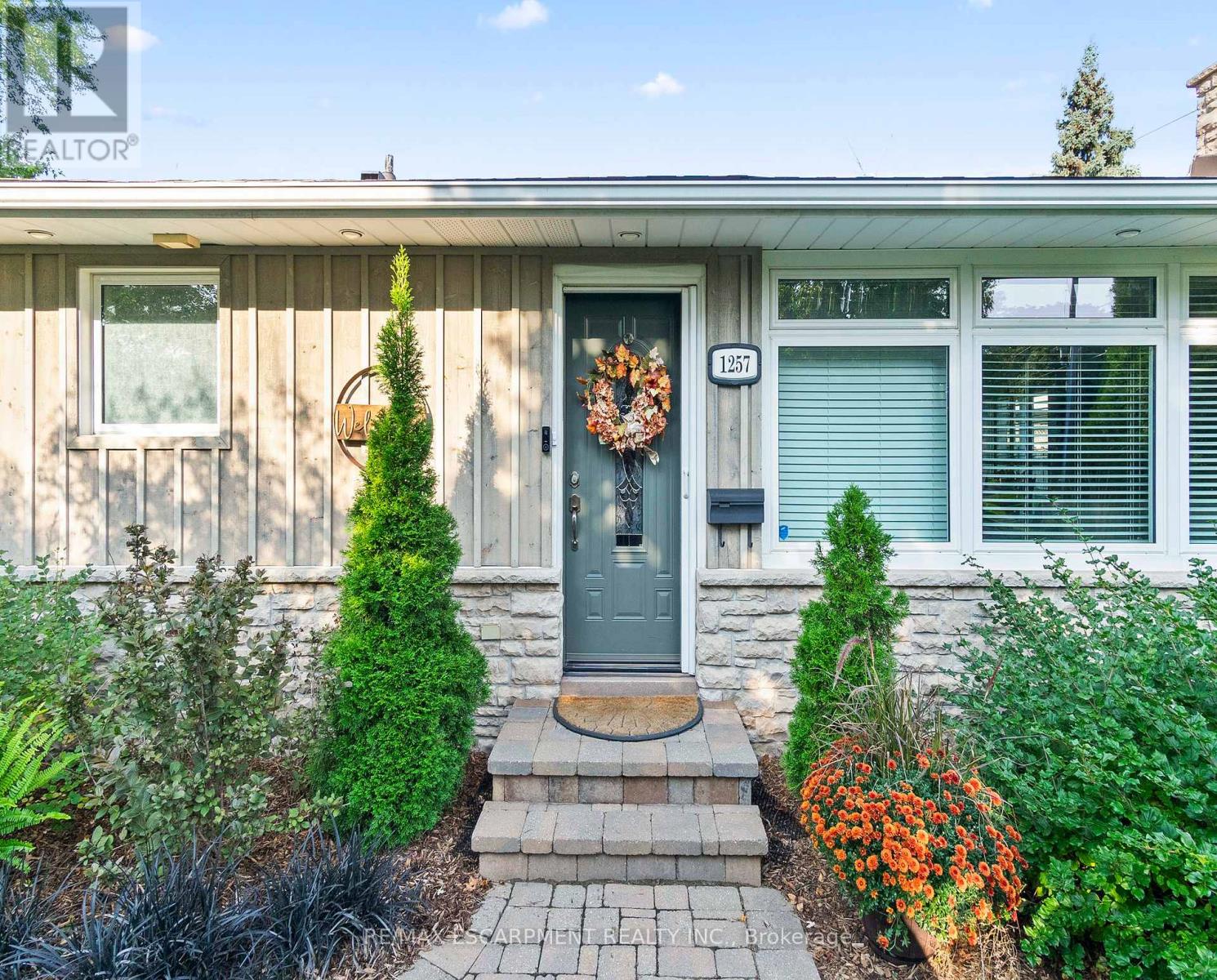 Property at 1257 HILLVIEW CRESCENT image 4