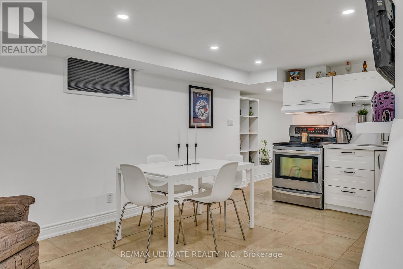 420 Harvie Avenue, Toronto, Ontario  M6E 4L8 - Photo 27 - W12144500