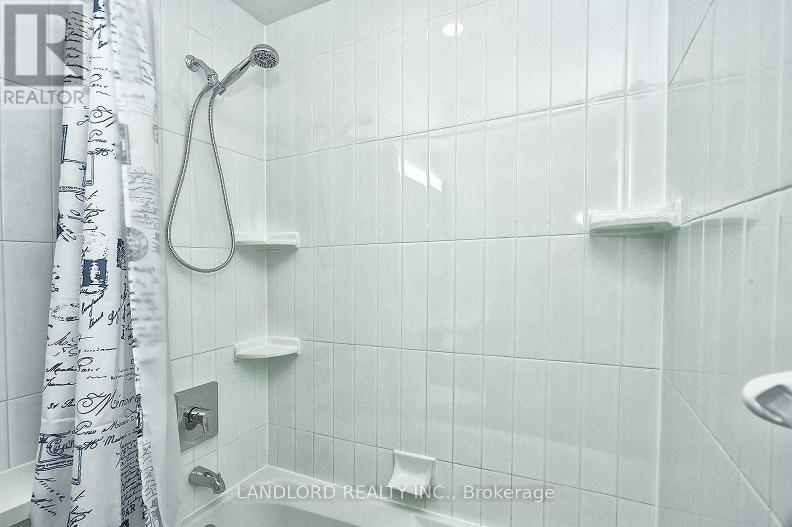 2401 - 4070 Confederation Parkway, Mississauga, Ontario  L5B 0E9 - Photo 12 - W12144558