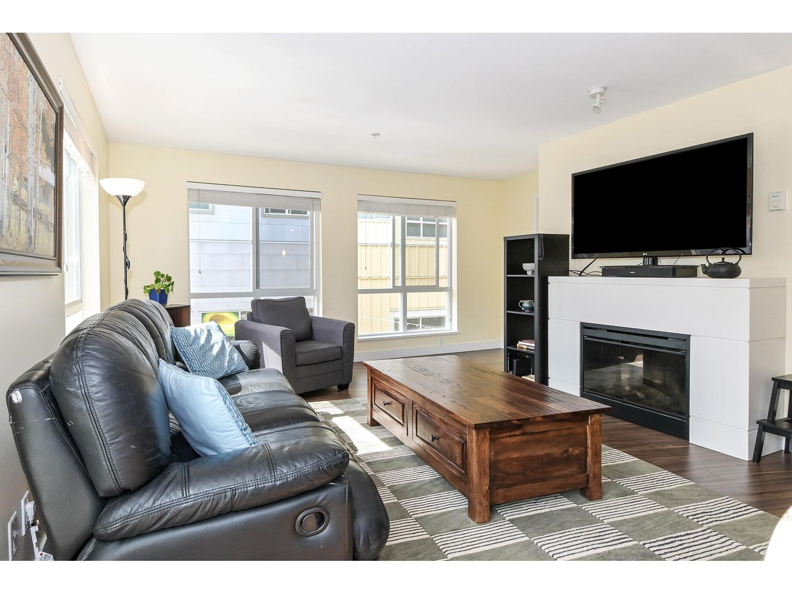 205 15775 Croydon Drive, Surrey, British Columbia  V3Z 2L6 - Photo 4 - R2991529
