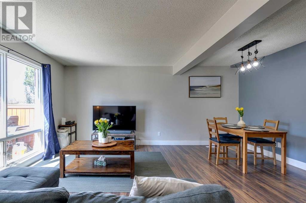 Property at 168, 330 Canterbury Drive SW image 3