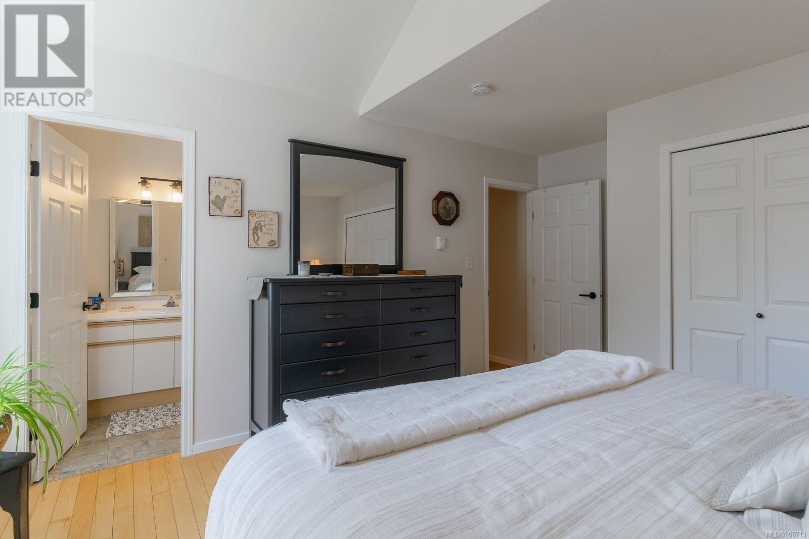 Property at 6499 Burnett Pl image 5
