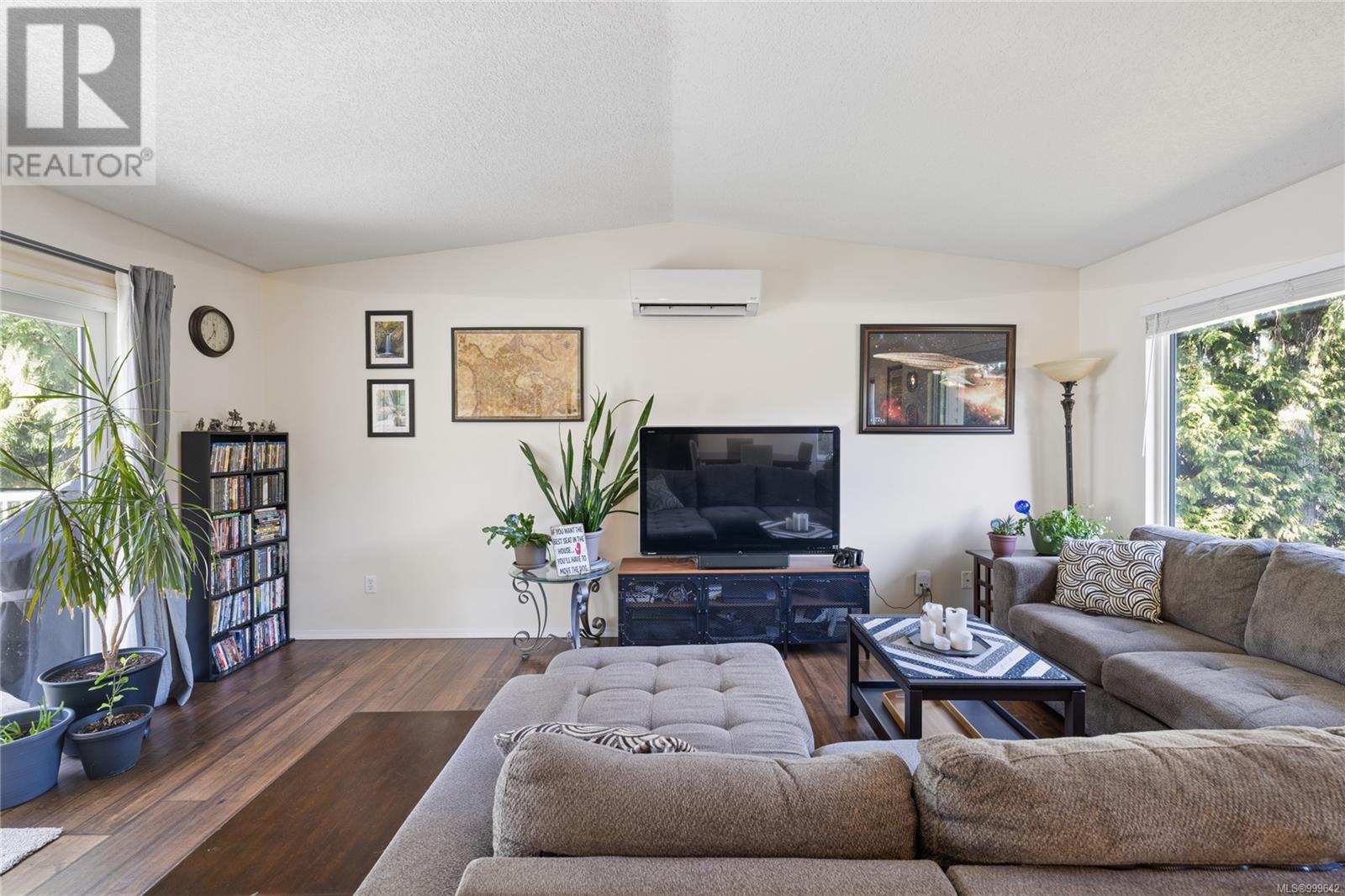 Property at 1069 Old Victoria Rd image 1