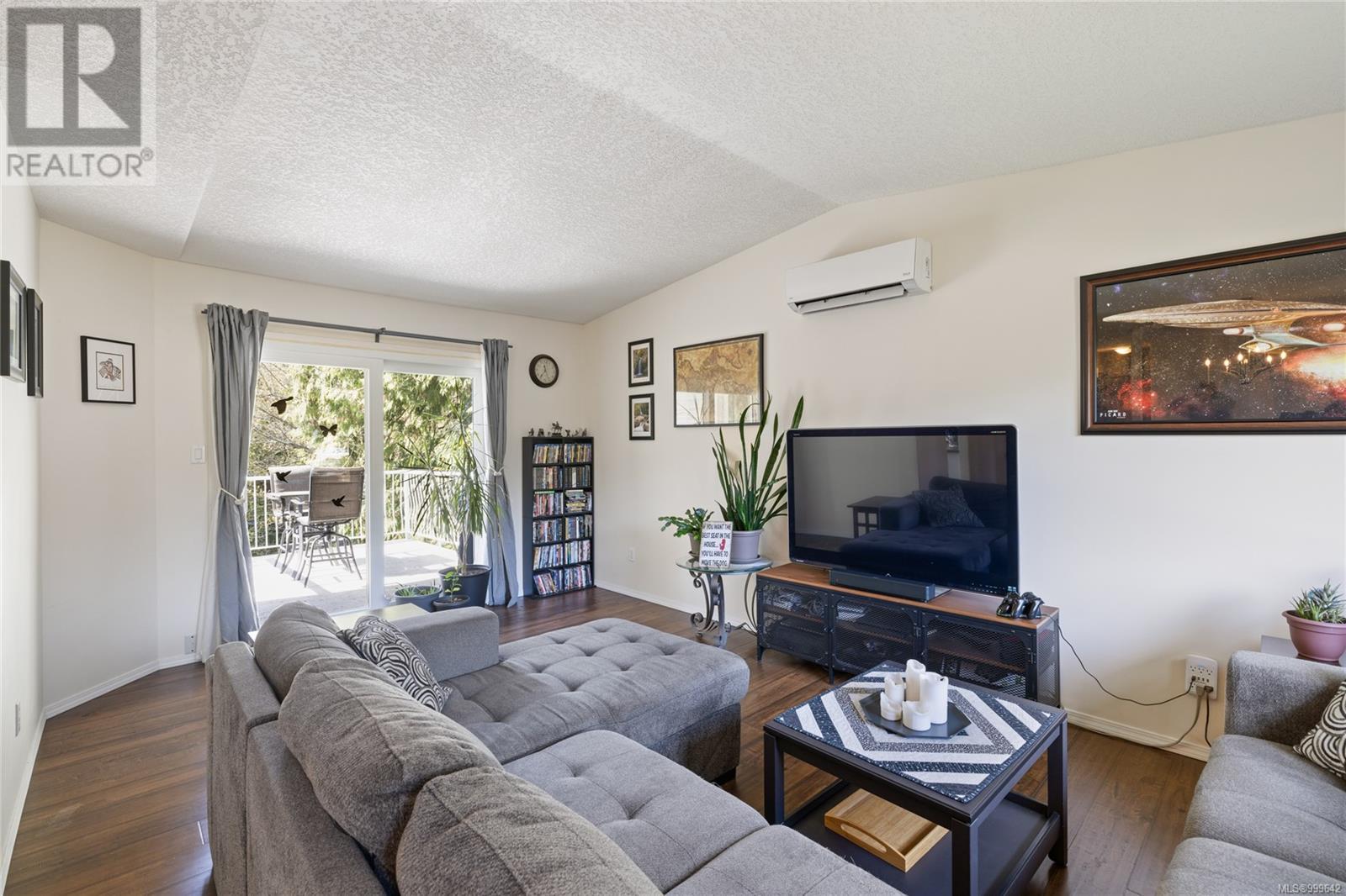 Property at 1069 Old Victoria Rd image 2