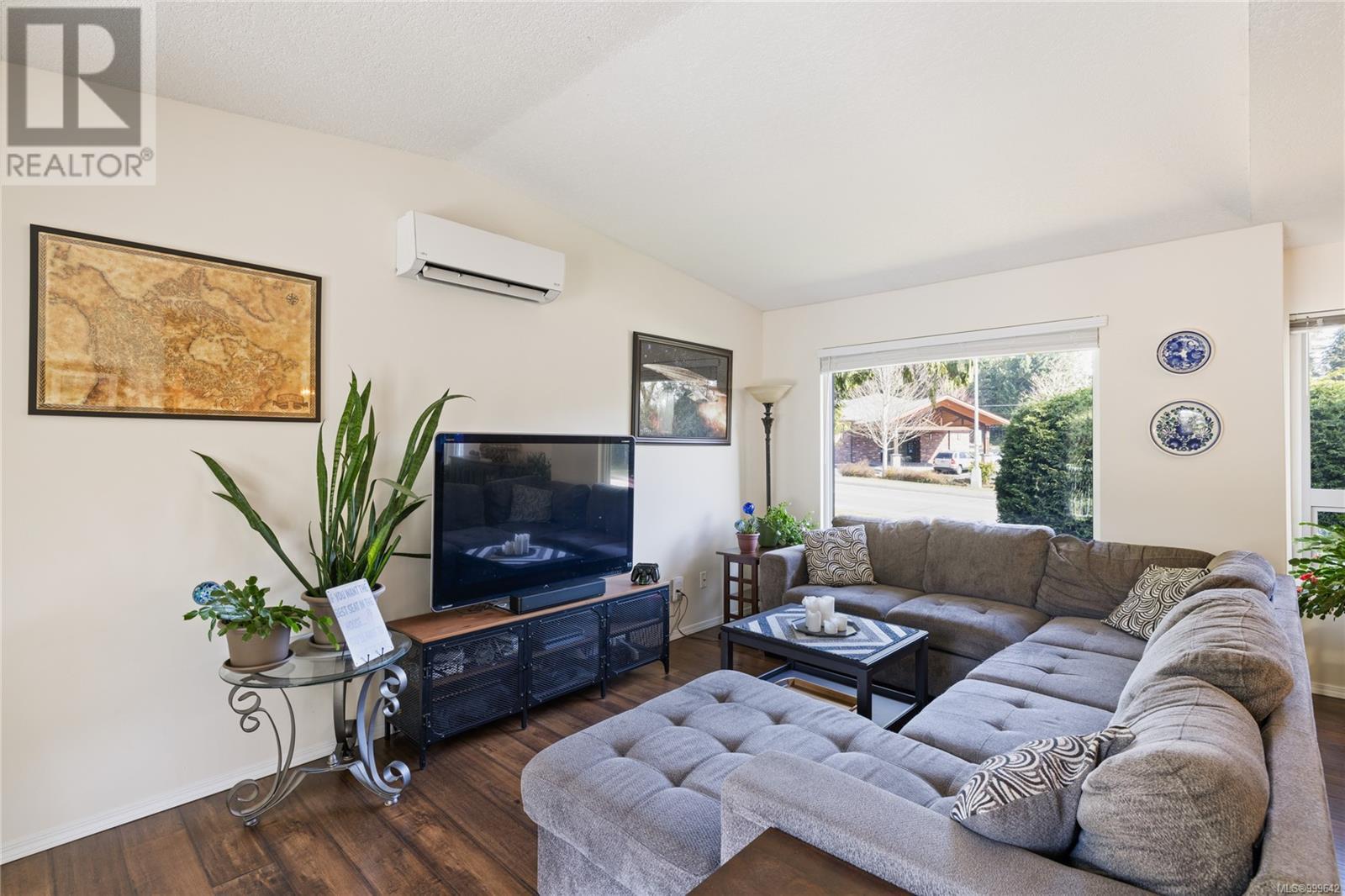Property at 1069 Old Victoria Rd image 3
