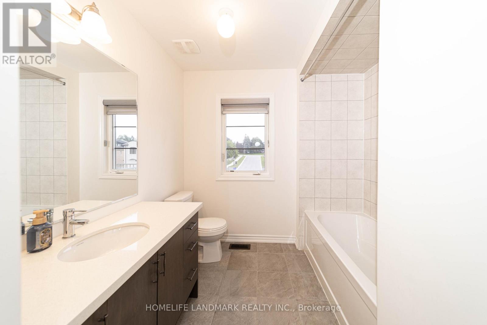 224 Danny Wheeler Boulevard, Georgina, Ontario  L4P 0J8 - Photo 34 - N12144735