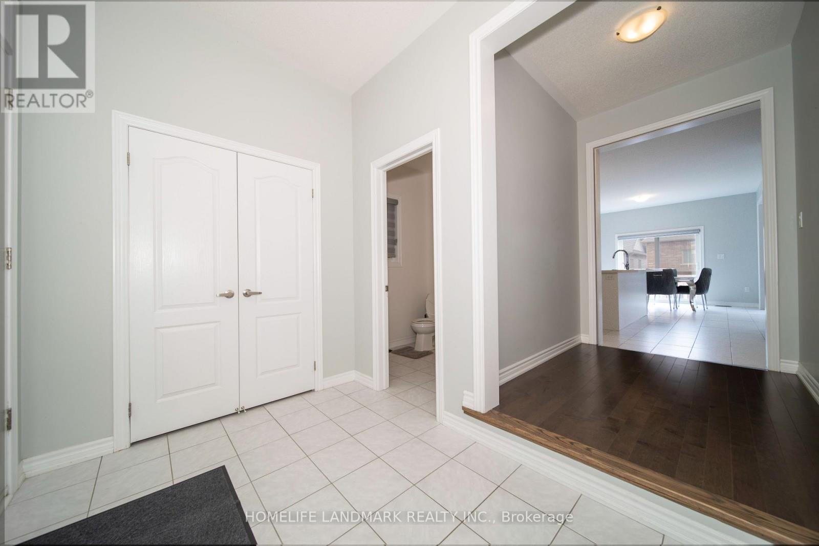 224 Danny Wheeler Boulevard, Georgina, Ontario  L4P 0J8 - Photo 9 - N12144735