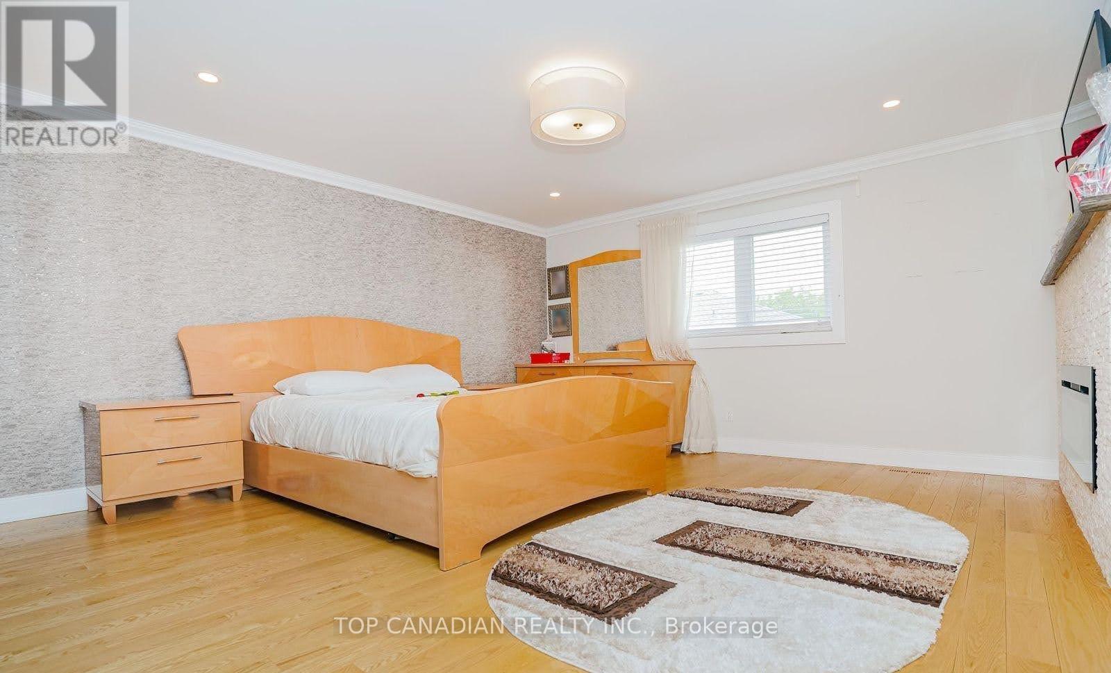 73 Dunbarton Court, Richmond Hill (Harding), Ontario  L4C 8E9 - Photo 19 - N12144800