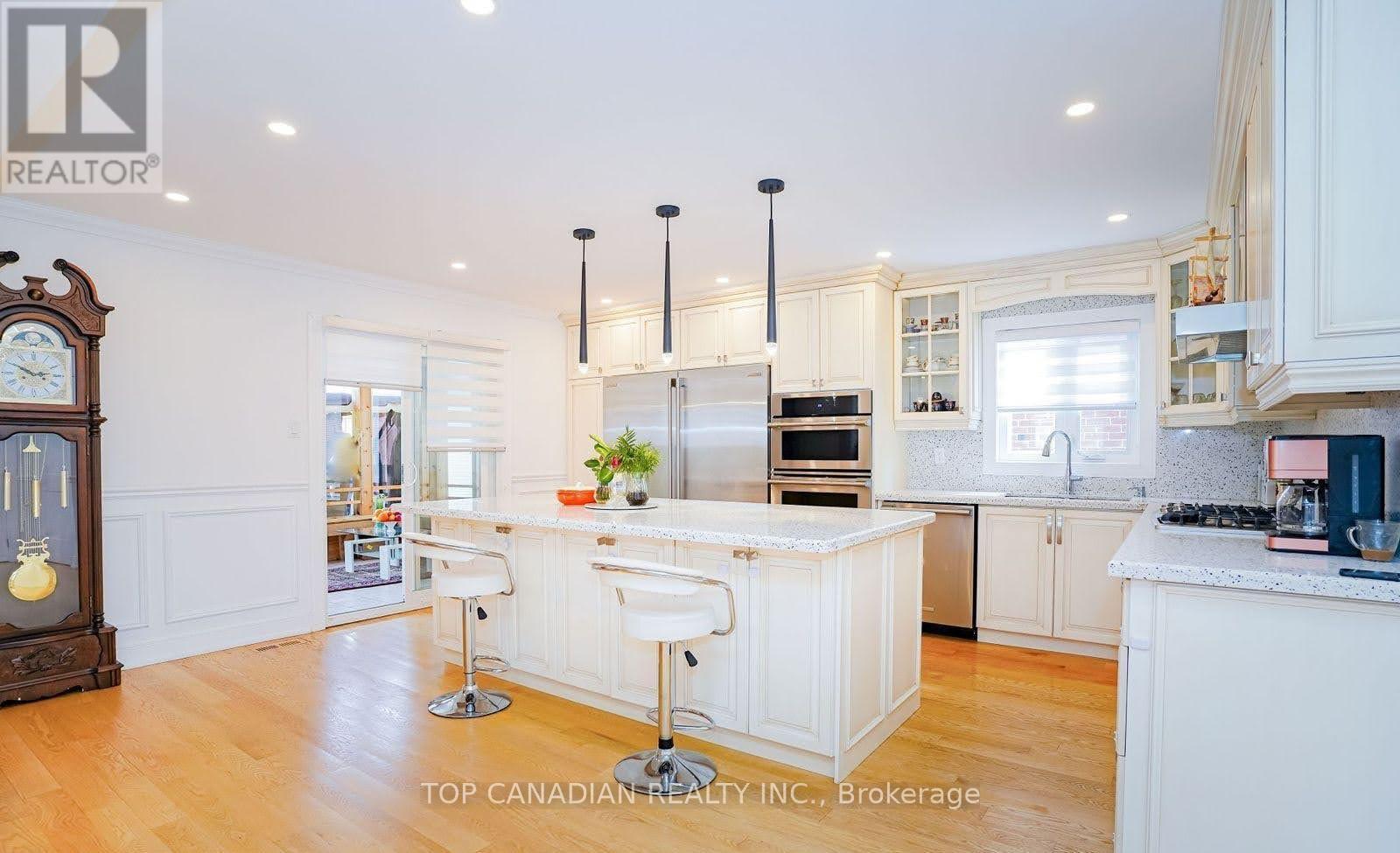 73 Dunbarton Court, Richmond Hill (Harding), Ontario  L4C 8E9 - Photo 26 - N12144800