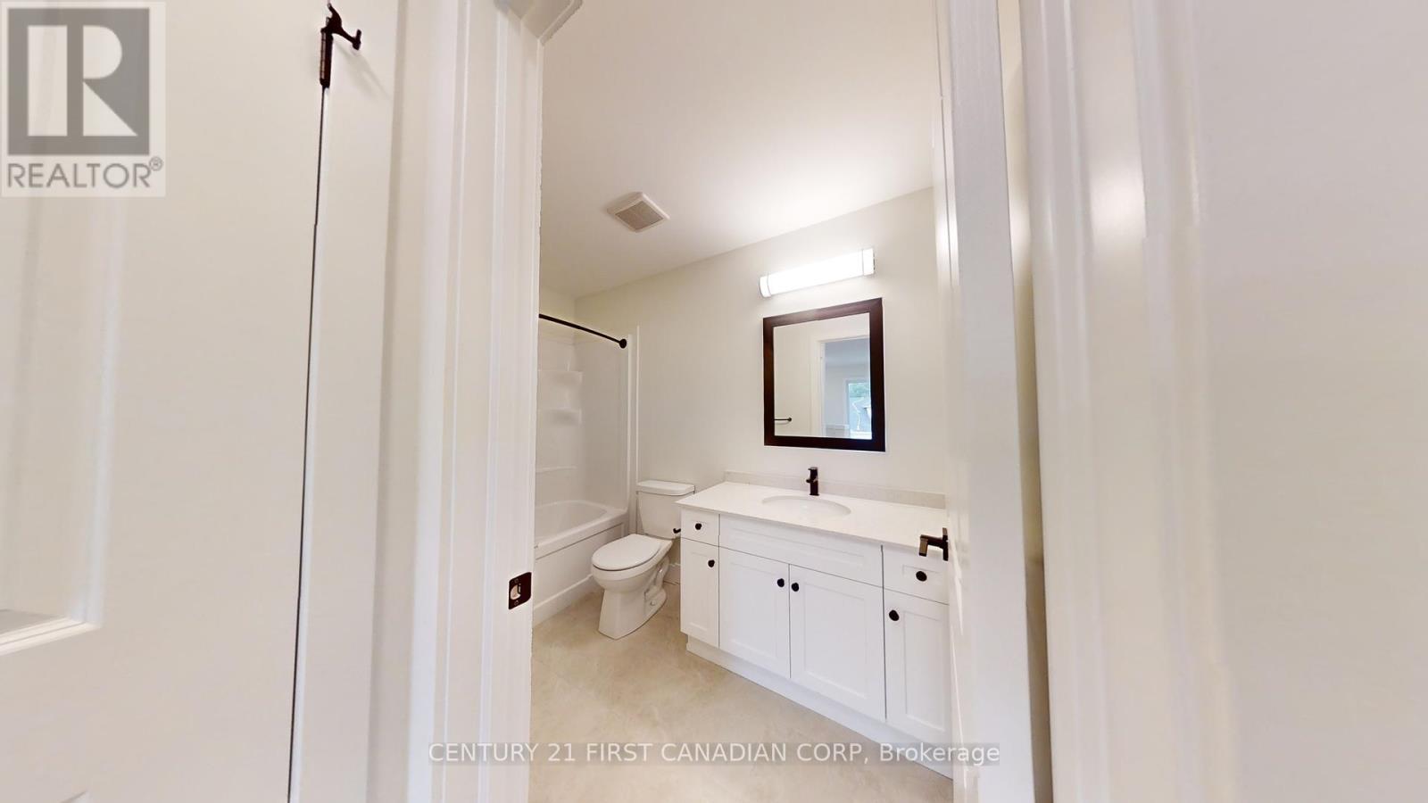 121 - 1960 Evans Boulevard, London South, Ontario  N6M 0A2 - Photo 5 - X12144853