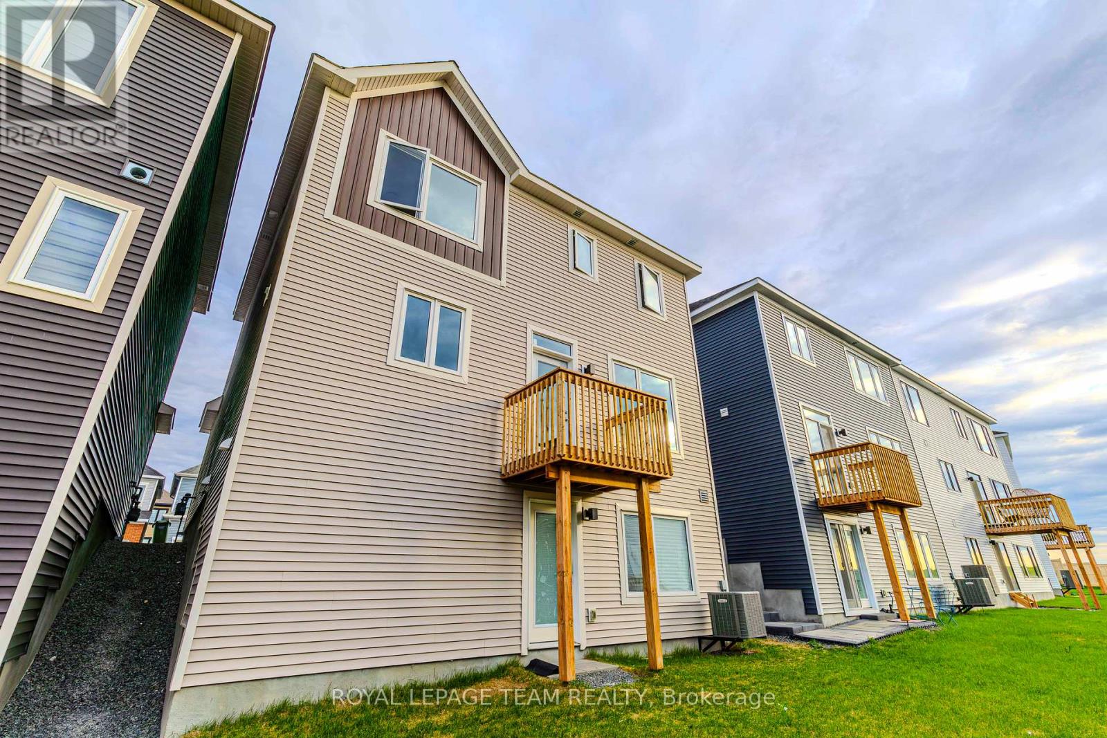 276 Appalachian Circle, Ottawa, Ontario  K2J 6X2 - Photo 4 - X12144907