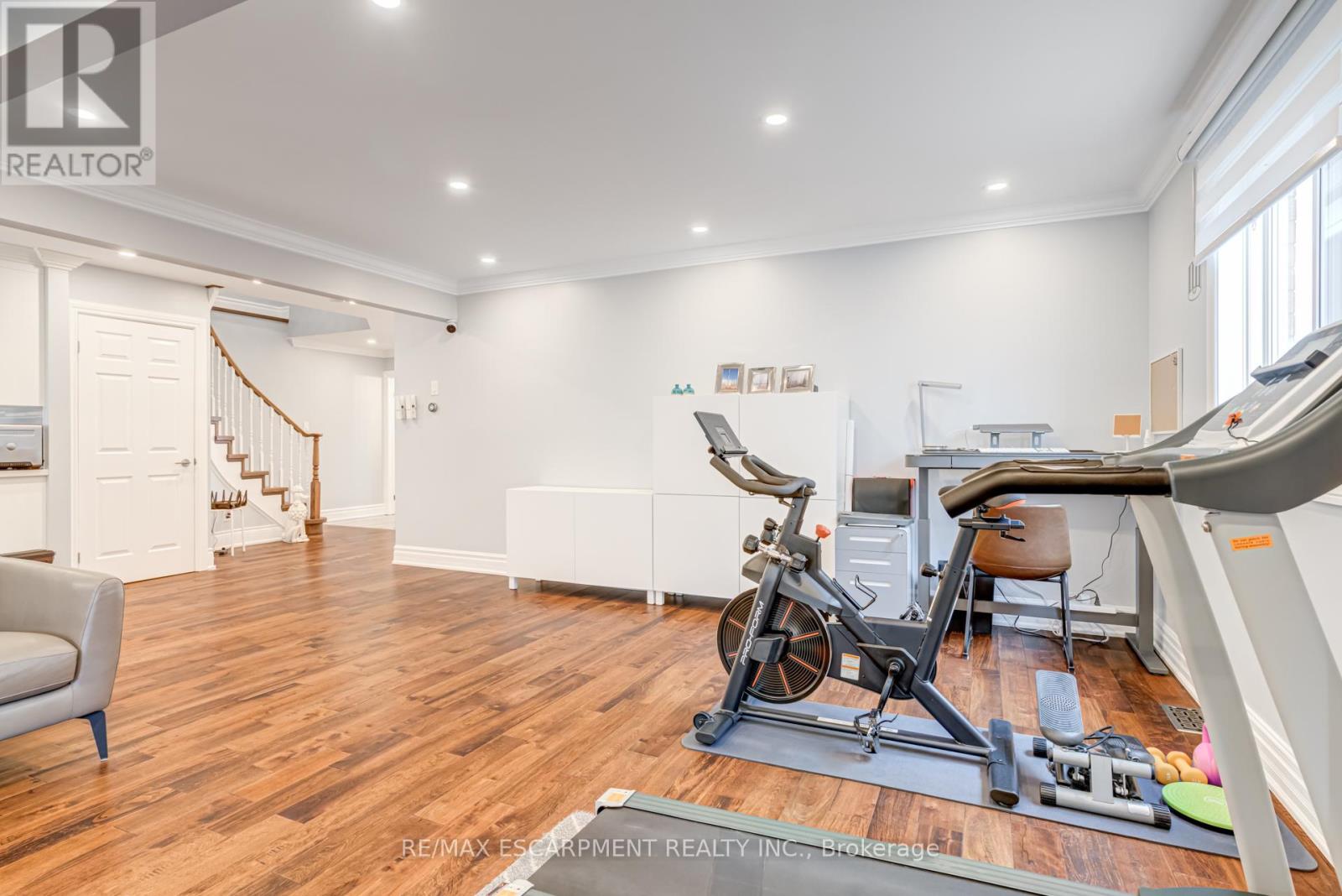 7 Magenta Court, Hamilton, Ontario  L9B 2V9 - Photo 18 - X12144477