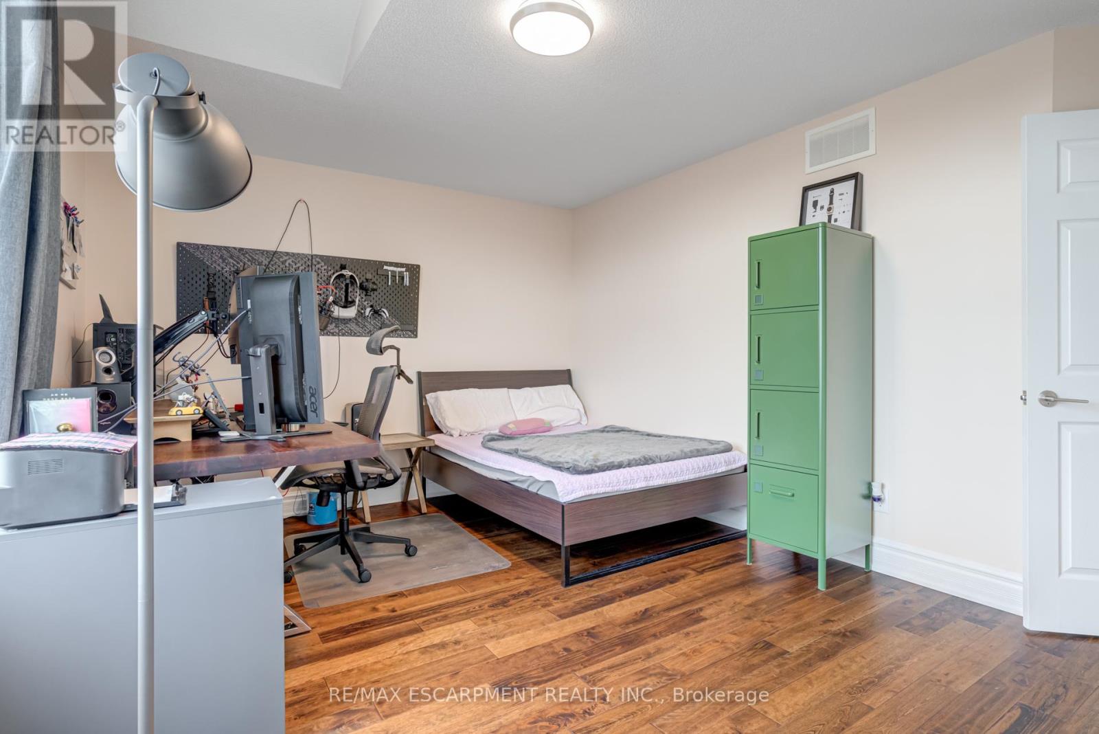 7 Magenta Court, Hamilton, Ontario  L9B 2V9 - Photo 31 - X12144477